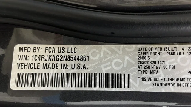 Used 2022 Gray Metallic Jeep Altitude image 25