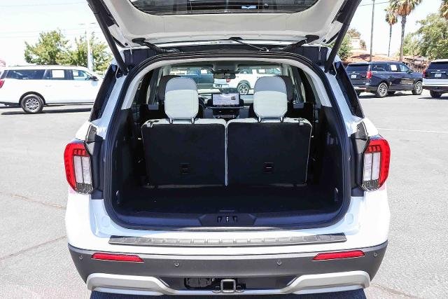 New 2026 Star White Metallic Tri-Coat Ford Platinum™ image 55
