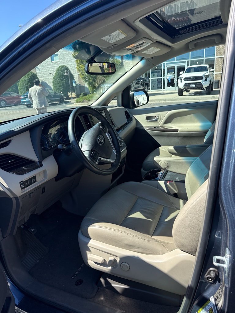 Used 2017 Blue Toyota XLE image 8