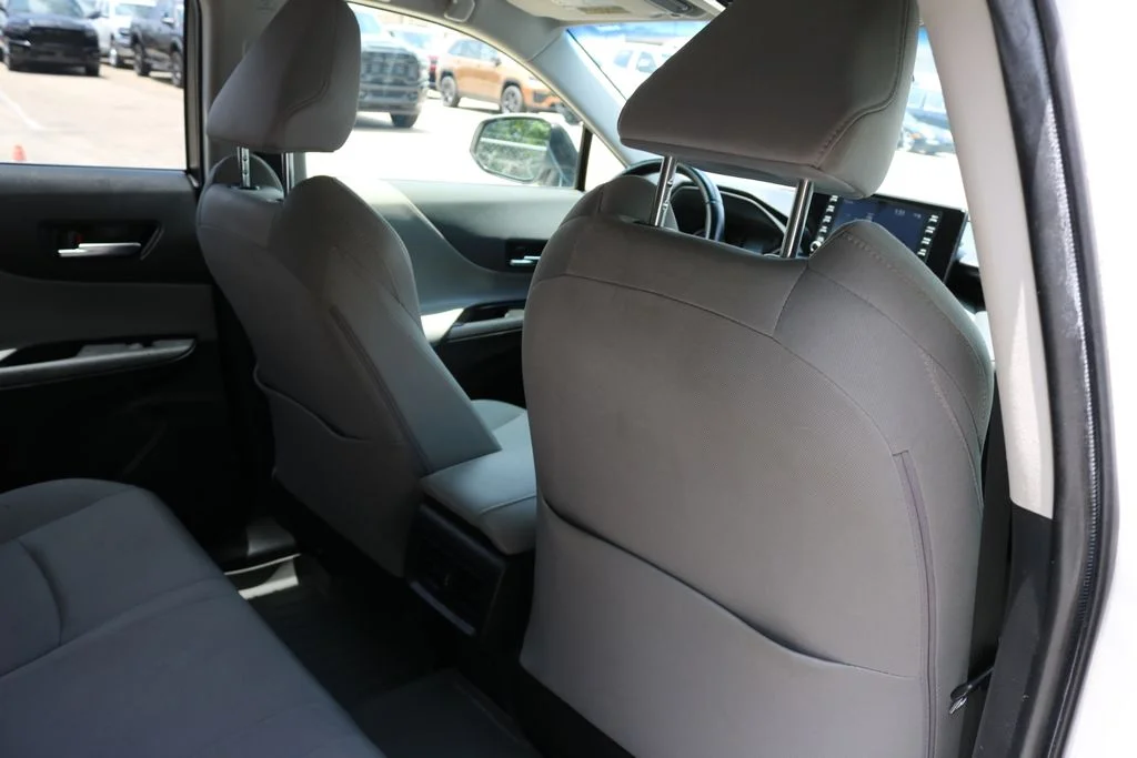 Used 2021 White Toyota LE image 18