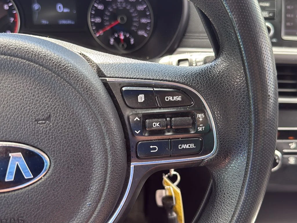 Used 2016 White Kia LX image 16