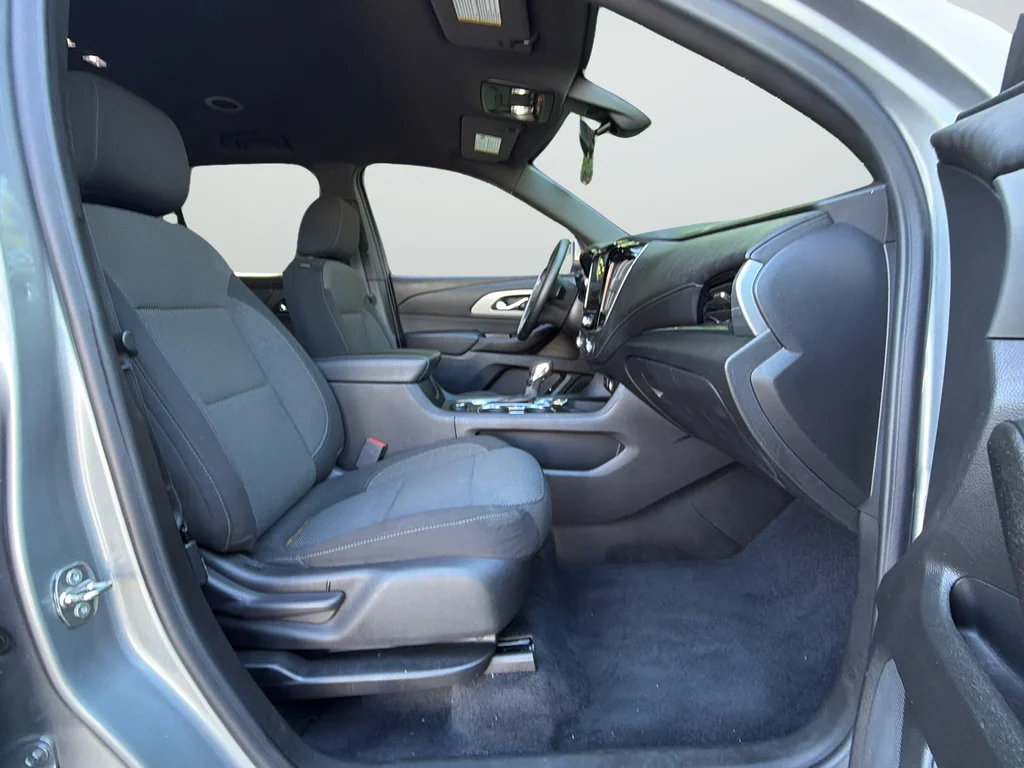 Used 2023 Gray Chevrolet LT image 25