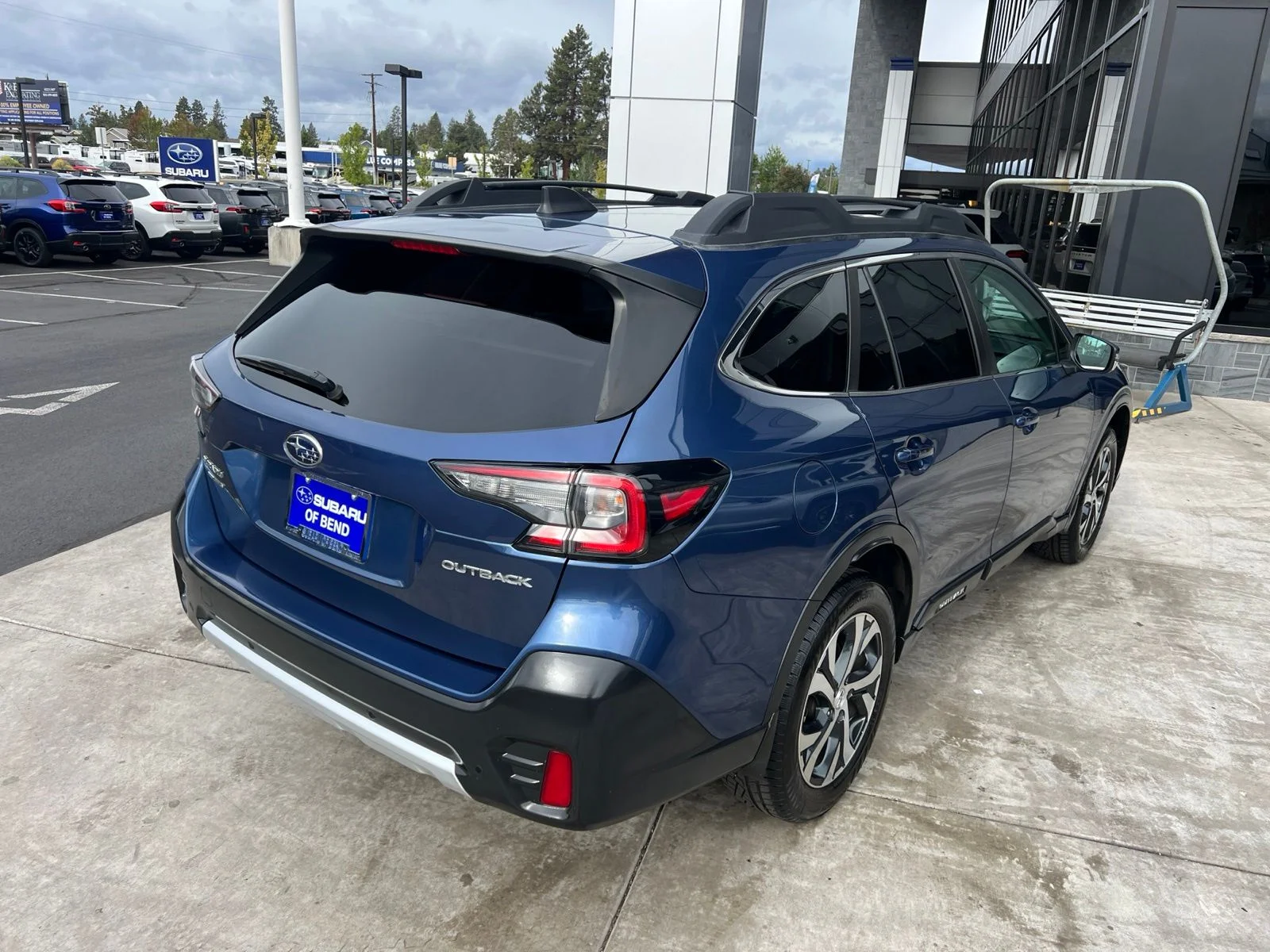 Used 2020 Abyss Blue Pearl Subaru Limited image 5