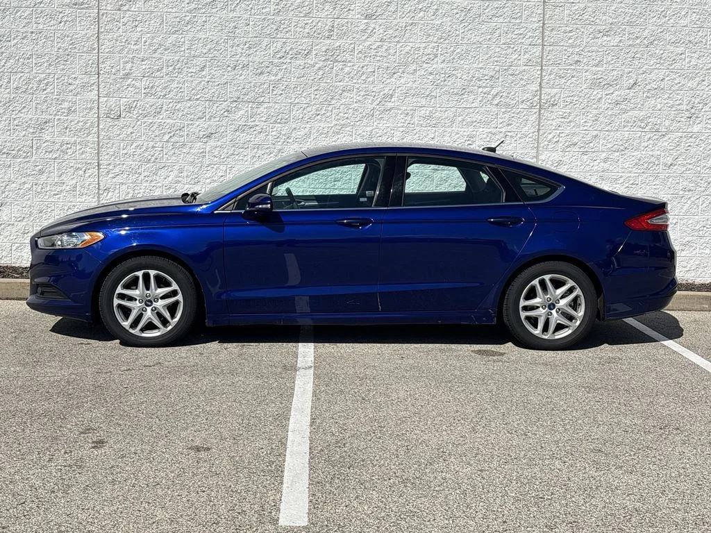 Used 2014 Blue Ford SE image 10