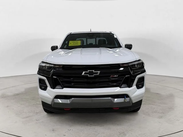 Used 2025 Summit White Chevrolet Z71 image 8
