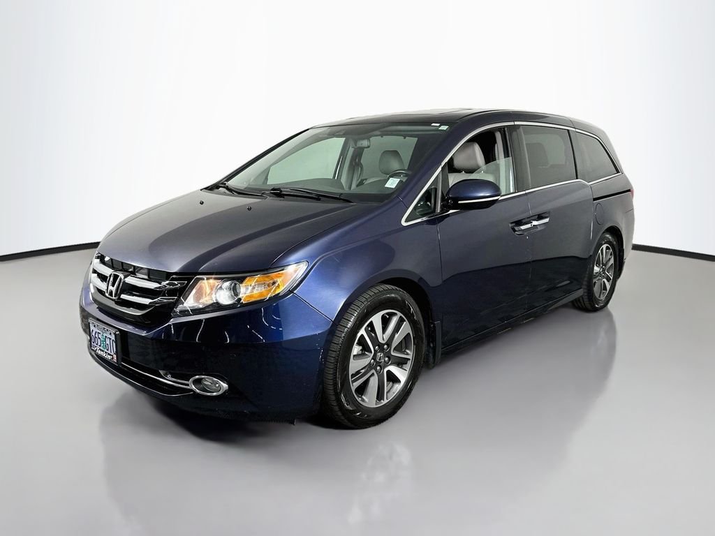 Used 2014 Obsidian Blue Pearl Honda Touring image 4