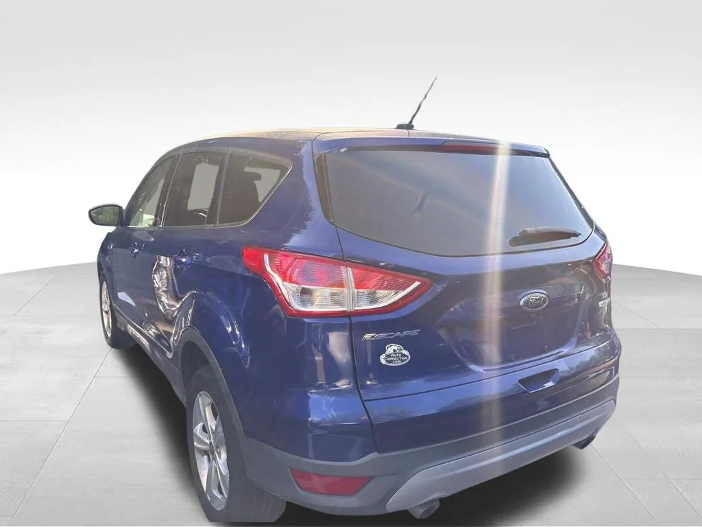 Used 2014 Blue Ford SE image 15