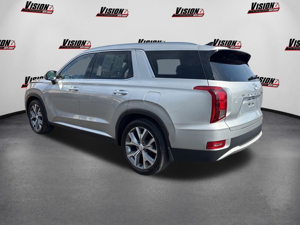 Used 2022 Silver Hyundai SEL image 3