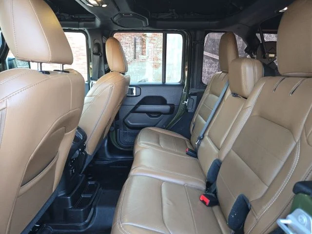 Used 2021 Sarge Green Clearcoat Jeep Unlimited Sahara image 12