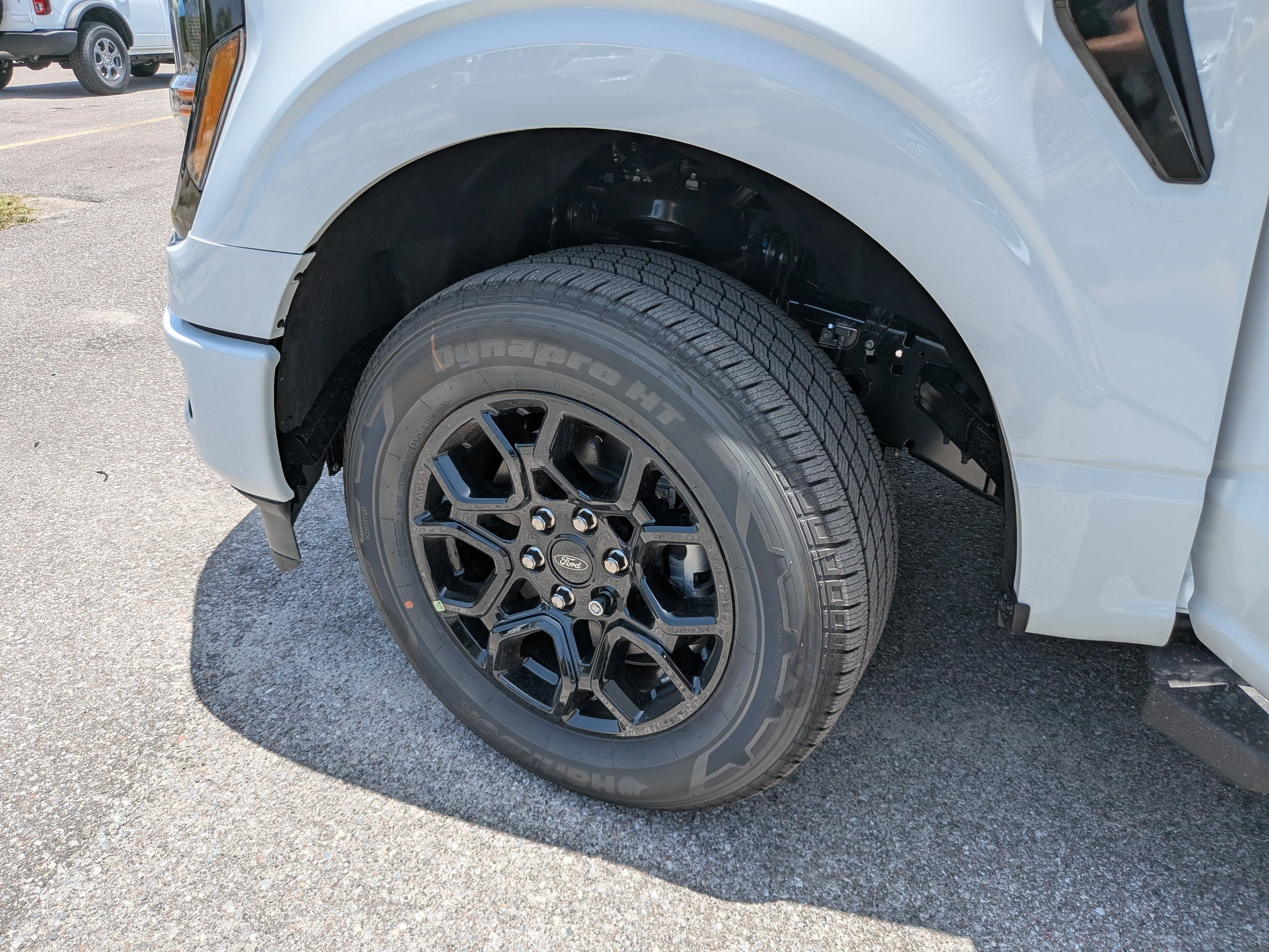 New 2026 Oxford White Ford XLT image 31