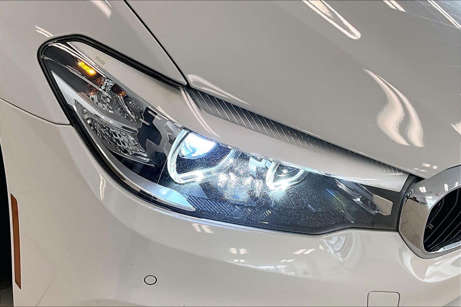 Used 2019 Alpine White BMW 540i image 25