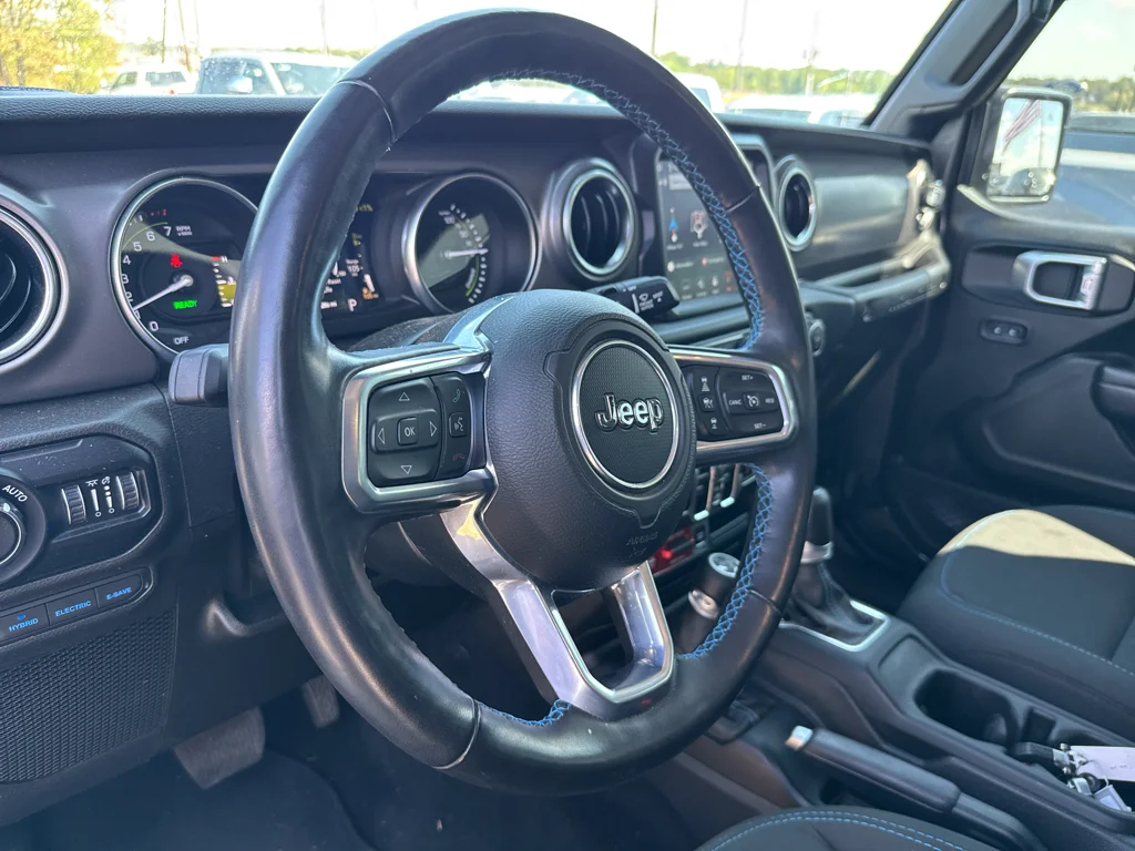 Used 2021 Granite Crystal Clearcoat Metallic Jeep Unlimited Rubicon image 15