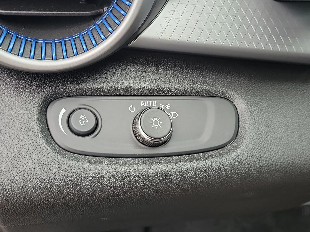 Used 2025 Gray Chevrolet LS image 23