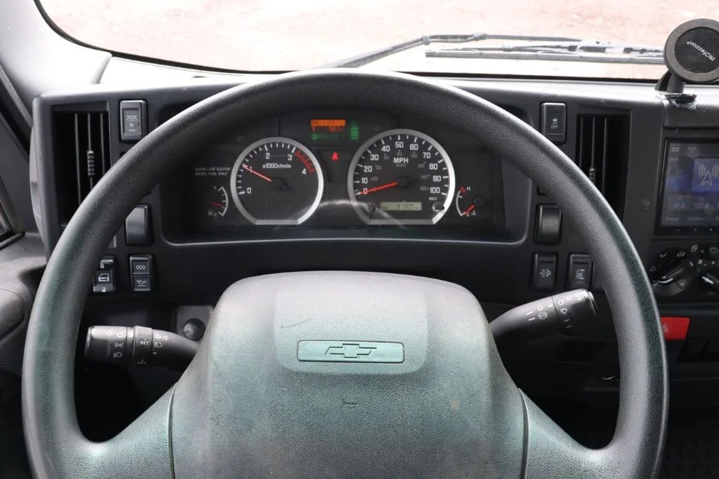 Used 2023 Arctic White Chevrolet Base image 21