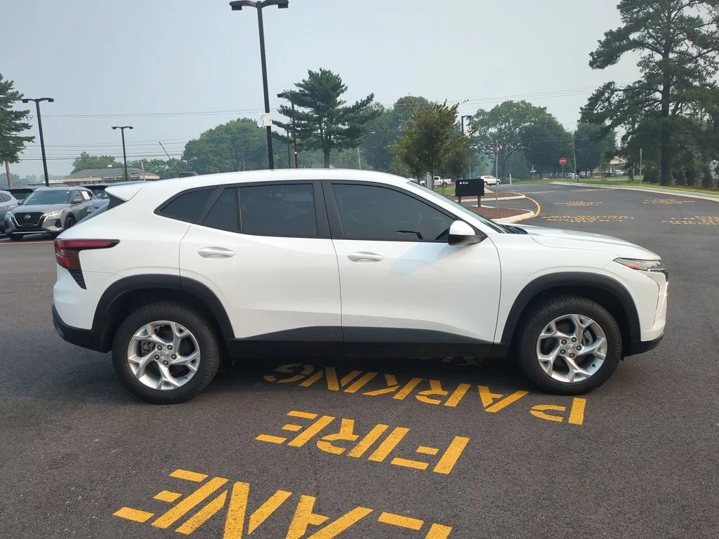 Used 2024 White Chevrolet LS image 3