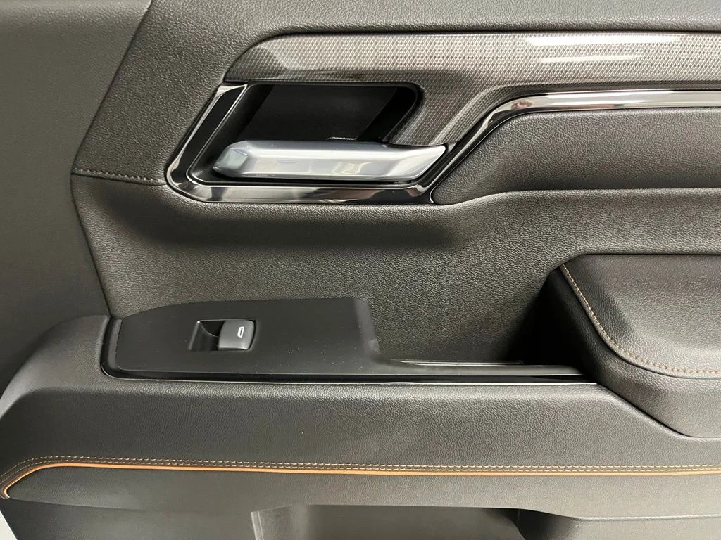 Used 2022 White GMC AT4 image 48