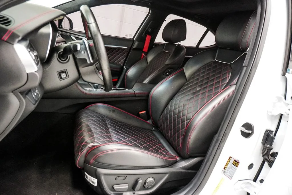 Used 2023 White Genesis 3.3T image 6