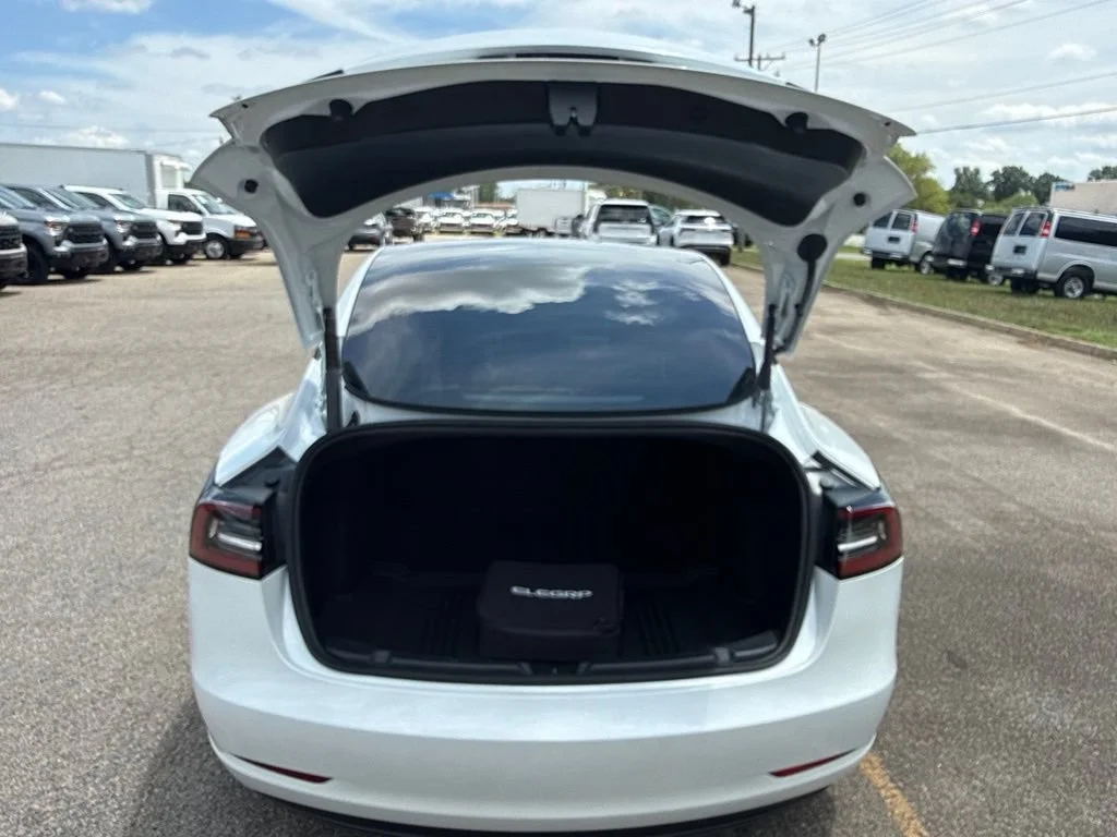 Used 2023  Tesla  image 27