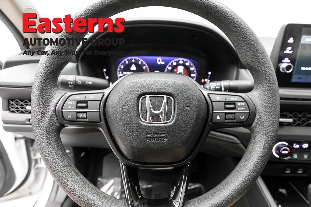 Used 2026 White Honda SE image 10