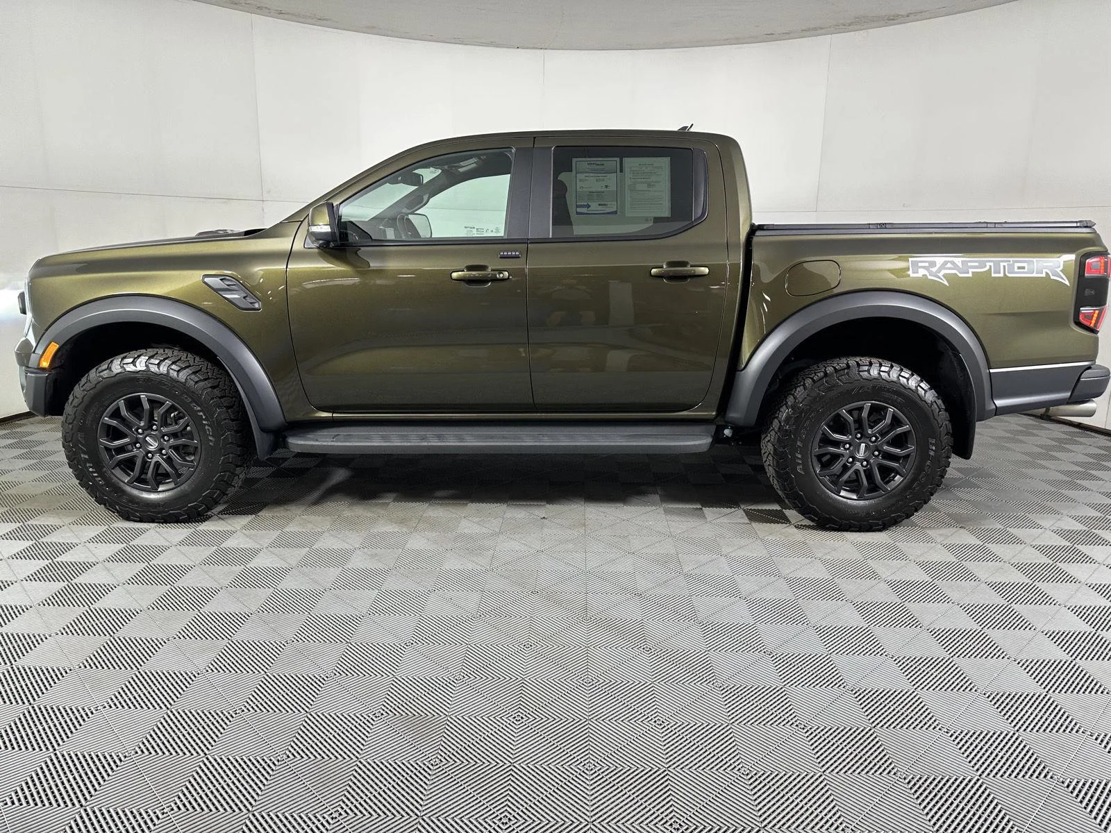 Used 2025 Shelter Green Ford Raptor image 7