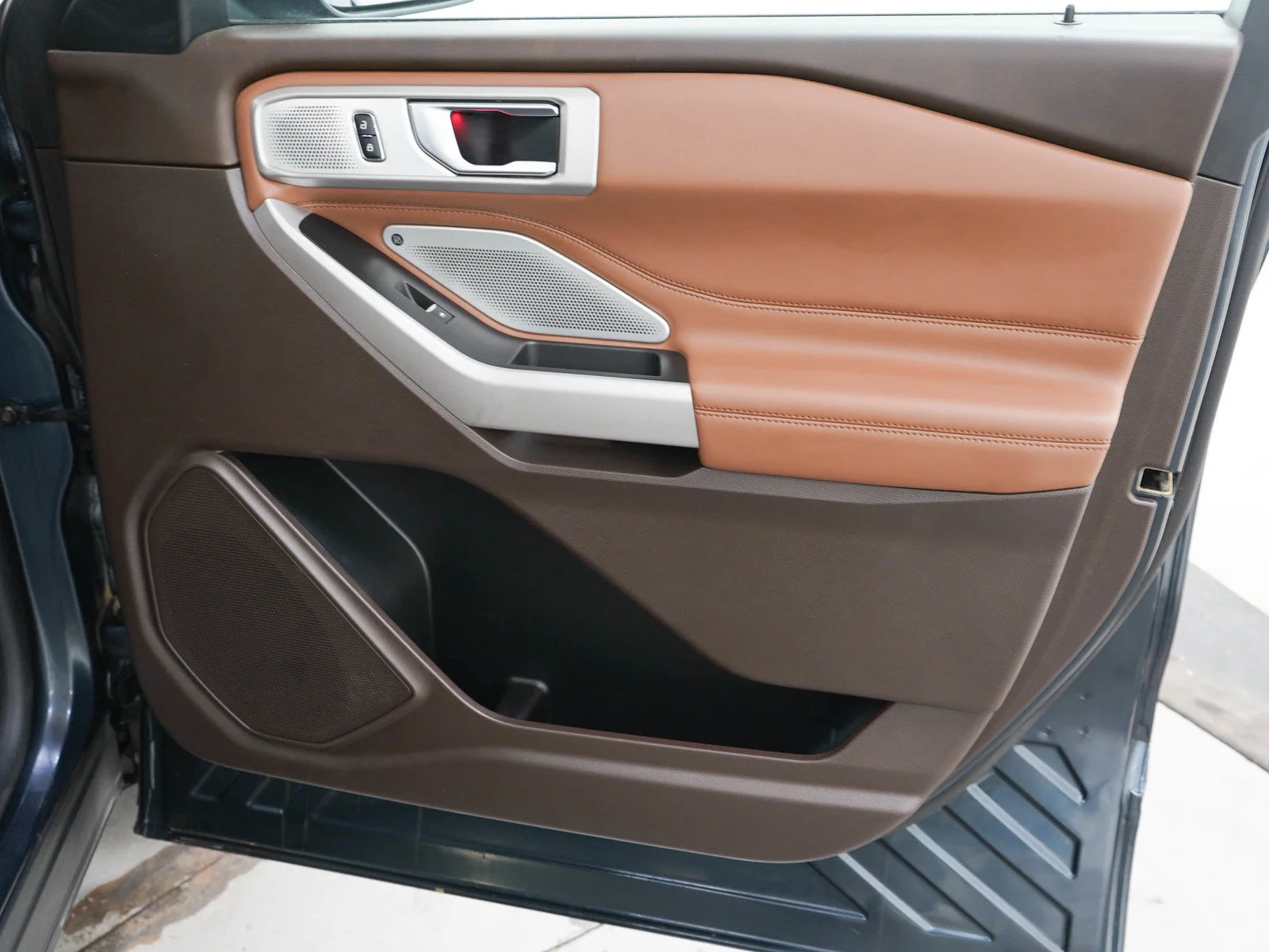 Used 2024 Blue Metallic Ford King Ranch image 9