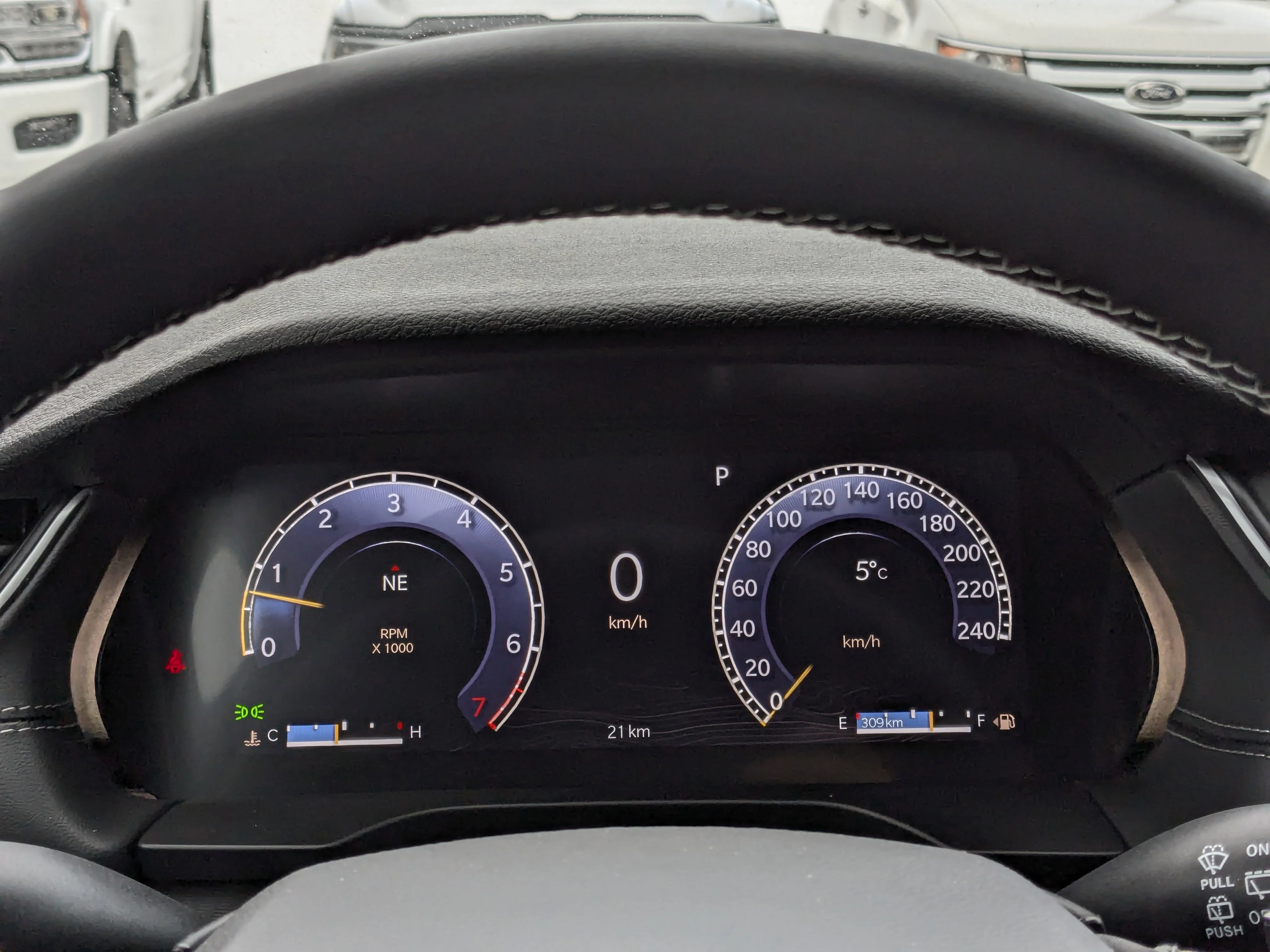 New 2025 White Jeep Laredo - - HEATED SEATS & STEERING - ADAPTIVE CRUISE - LED LIGHTING & TONS MORE! image 19
