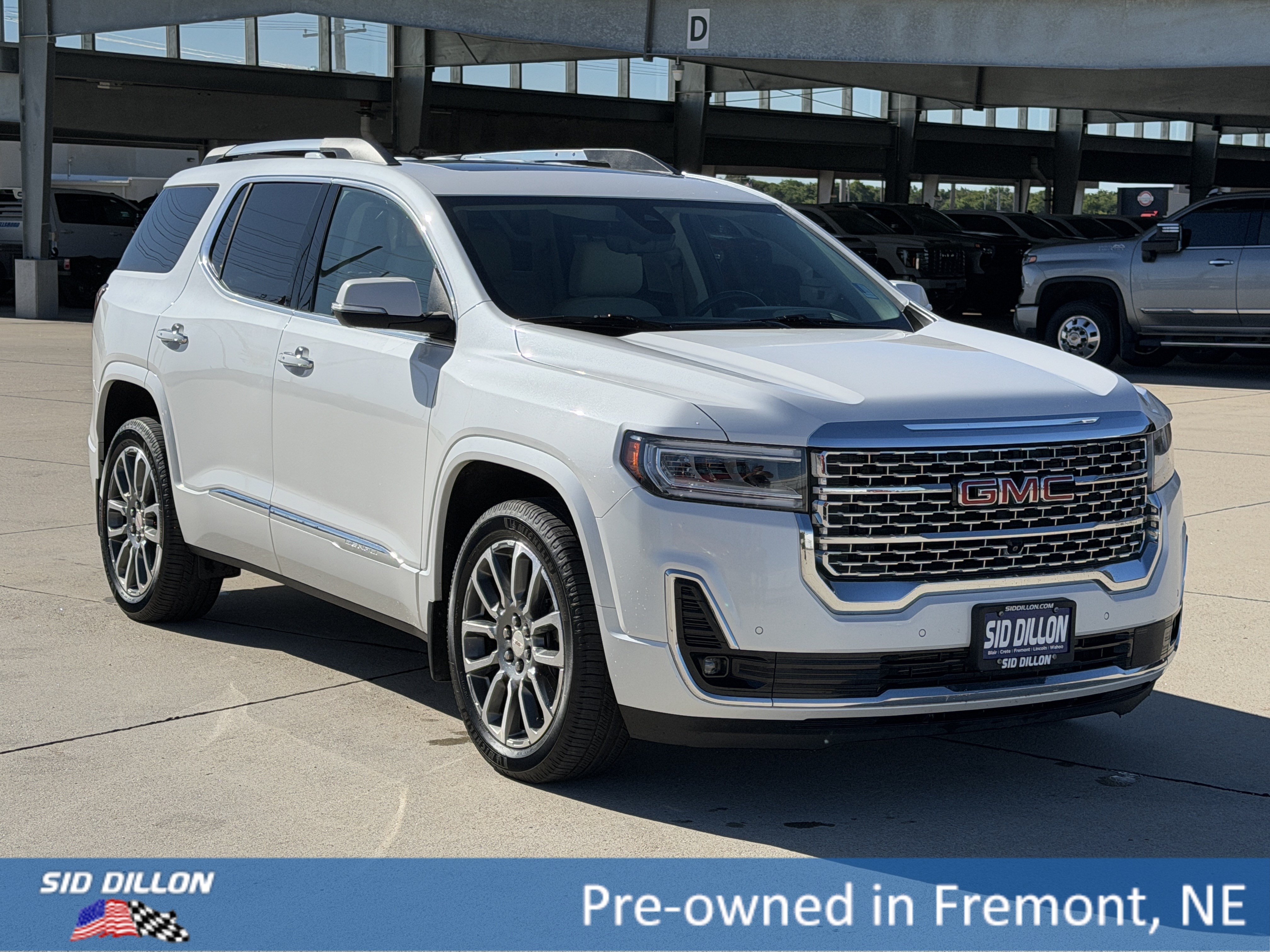 Used 2021 WHITE FROST TRICOAT GMC Denali image 2