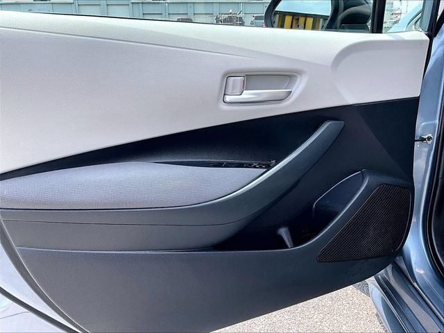 Used 2020 Celestite Toyota LE image 9
