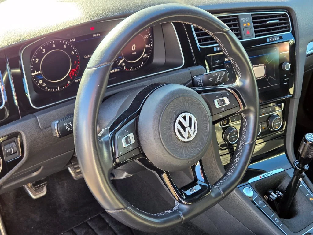 Used 2019  Volkswagen DCC & Navigation 4Motion image 24