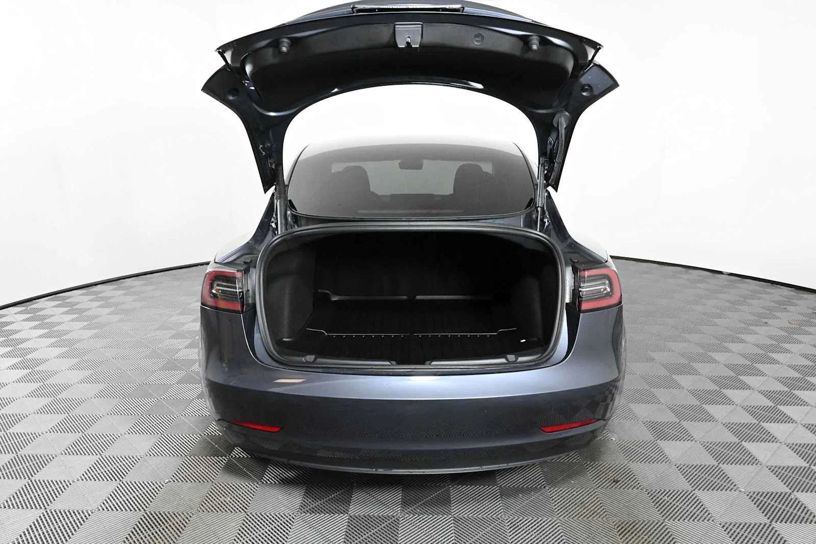 Used 2023 Midnight Silver Metallic Tesla  image 26