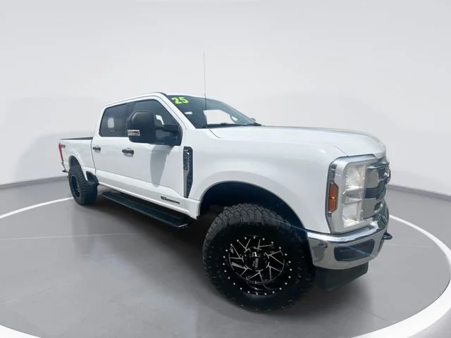 Used 2025 White Ford XLT image 1