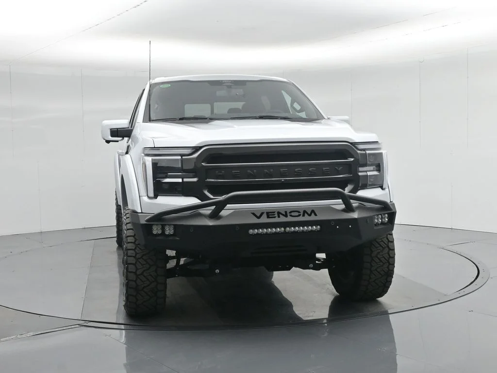 New 2025 Space White Metallic Ford Lariat image 57