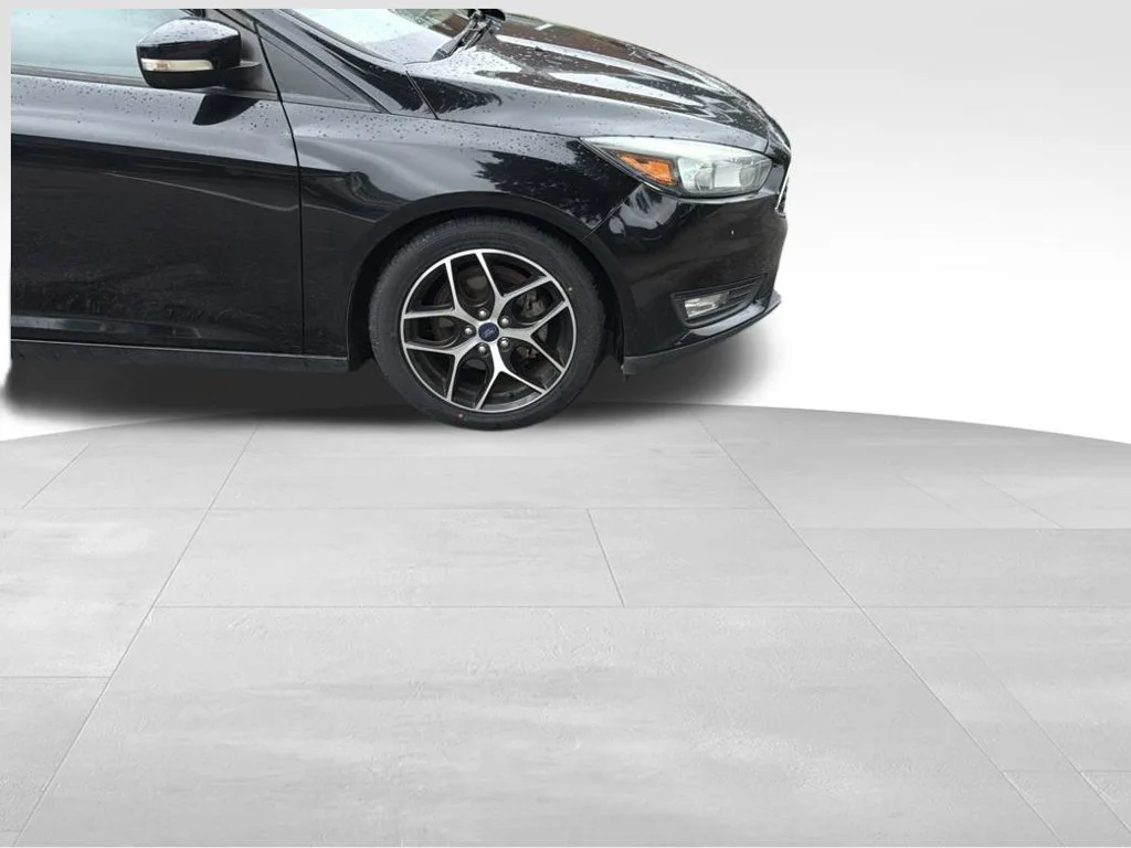 Used 2017 Black Ford SEL image 4