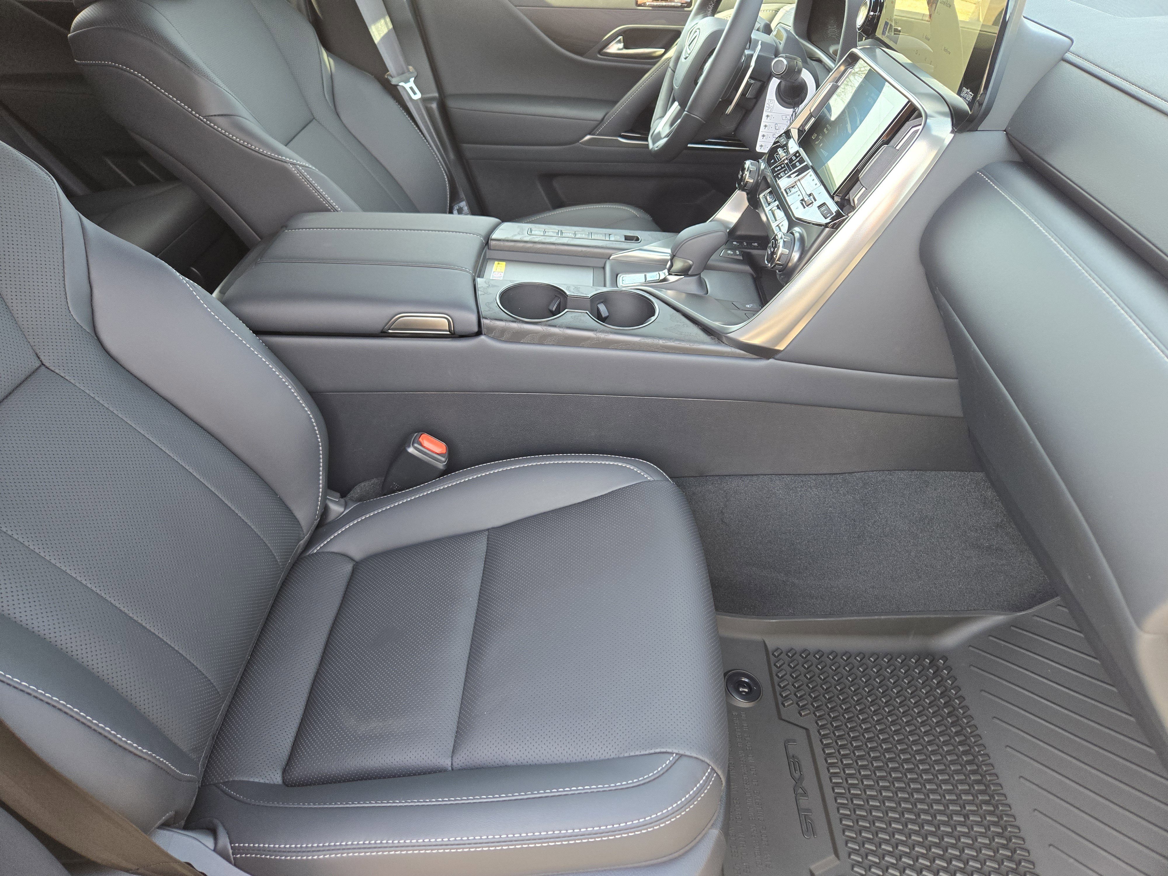 2026 Lexus LX 700h Luxury - Photo 10