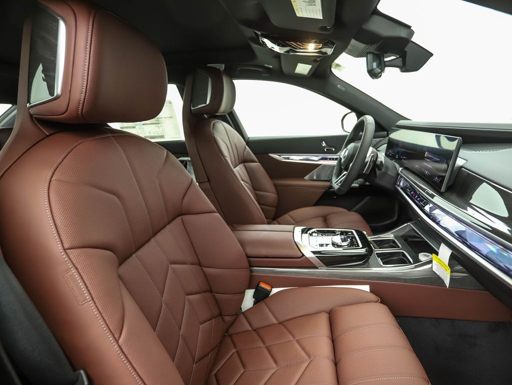 New 2026 Black Sapphire Metallic BMW 740i xDrive image 32
