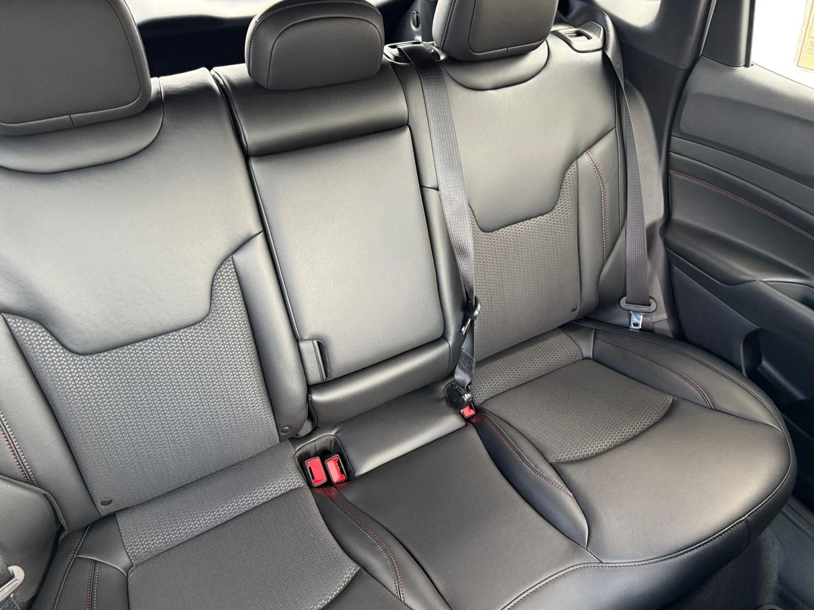 New 2026 Bright White Clearcoat Jeep Trailhawk image 17