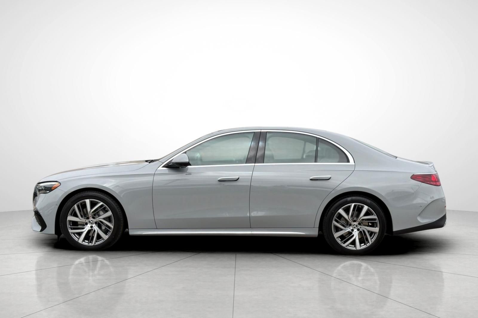 New 2026 MANUFAKTUR Alpine Grey Mercedes-Benz E 350 image 33