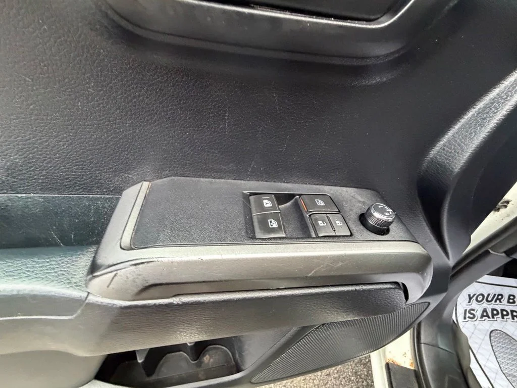 Used 2018 White Toyota SR5 image 15