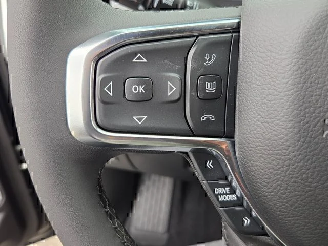 New 2026 Diamond Black Crystal Pearl-Coat Exterior Paint RAM Laramie image 25