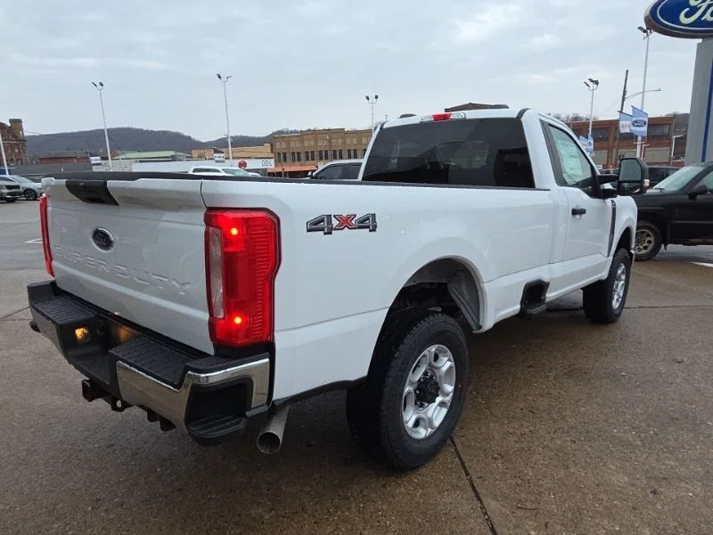 New 2026 Oxford White Ford F-350® XLT image 7