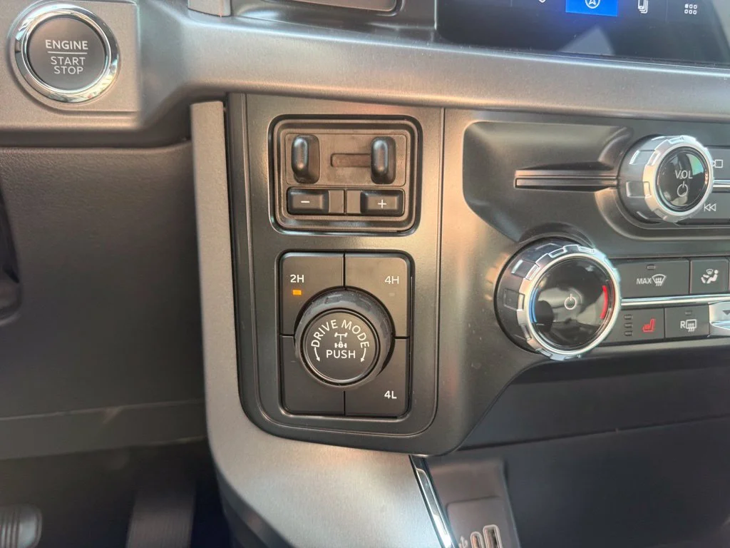 New 2026 Agate Black Metallic Ford XLT image 25