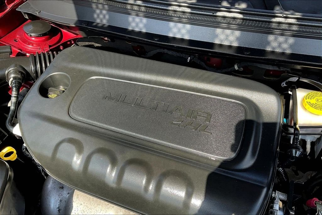 Used 2020 Red Jeep Latitude image 34