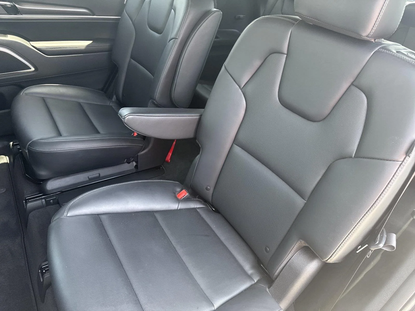 Used 2025 Panthera Metal Kia S image 31