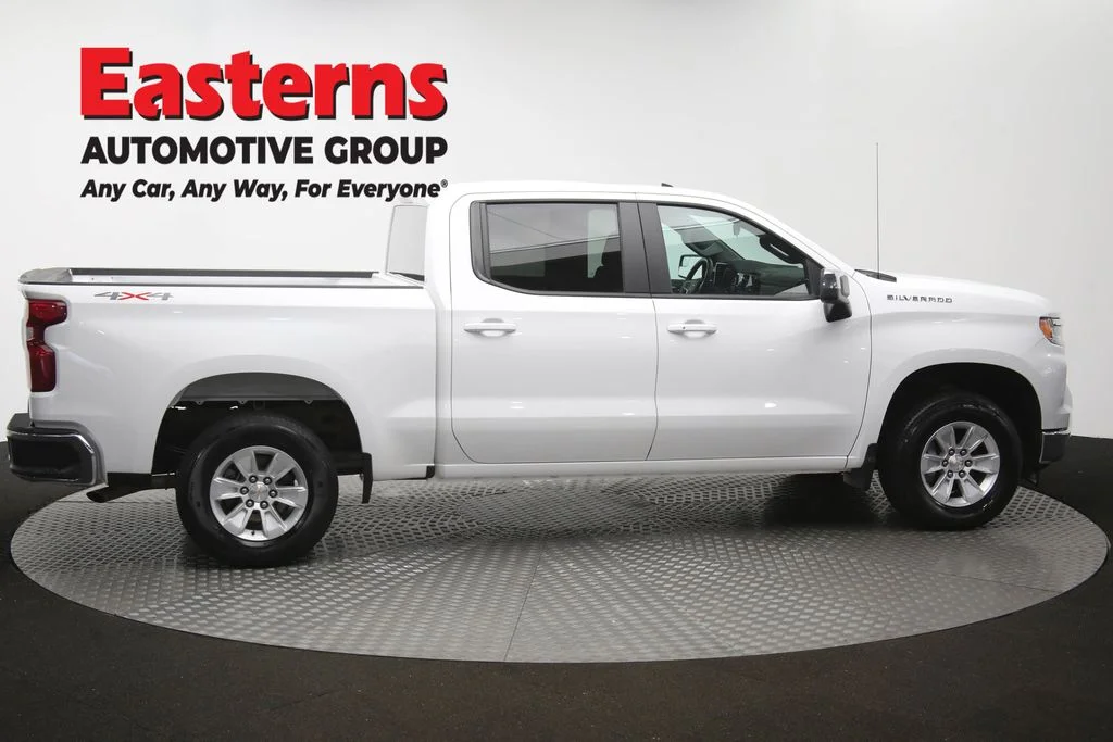 Used 2025 White Chevrolet LT image 45