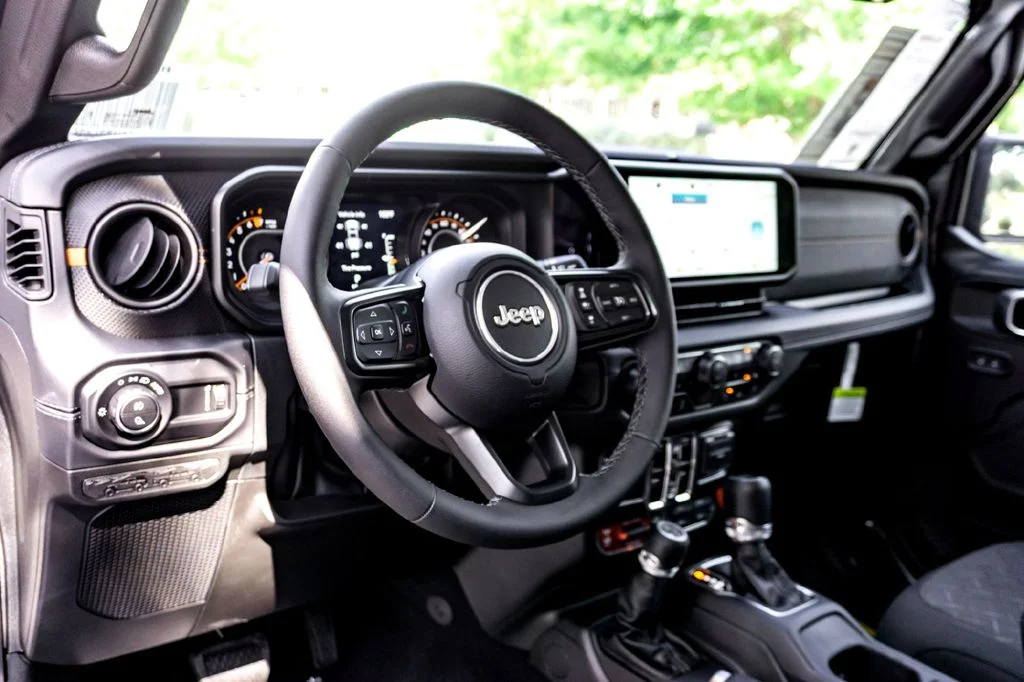 New 2025 Gray Jeep Mojave image 11