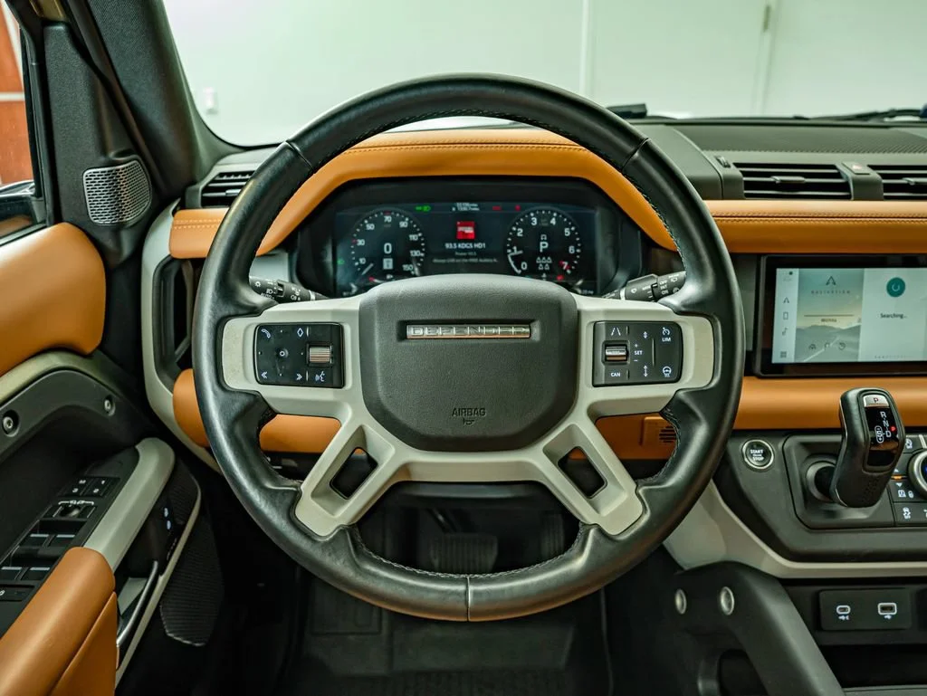 Used 2023 Pangea Green Metallic Land Rover S image 23