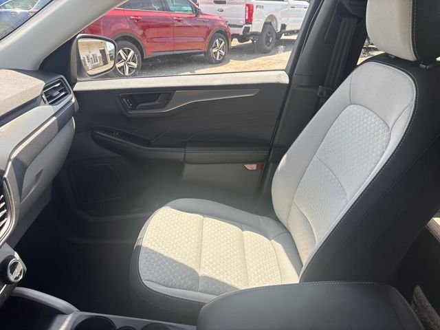 Used 2025 Silver Ford Active image 19