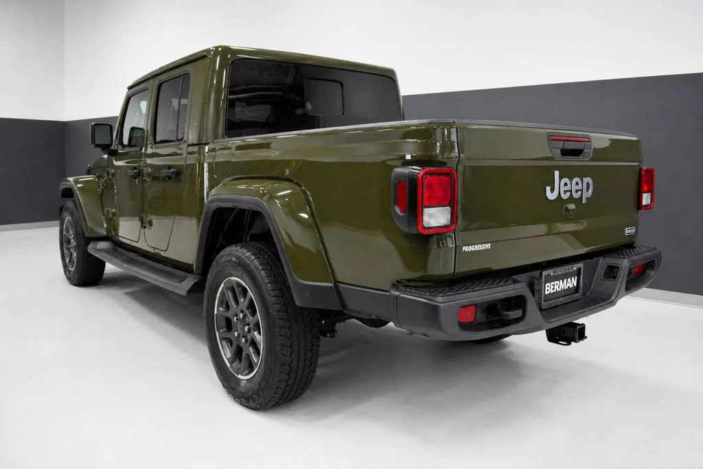 Used 2021 Green Jeep Overland image 3