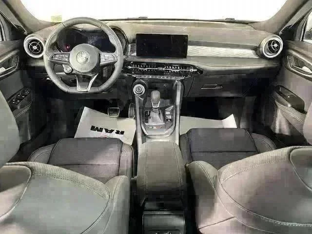 2026 Alfa Romeo Tonale Sprint - Photo 8