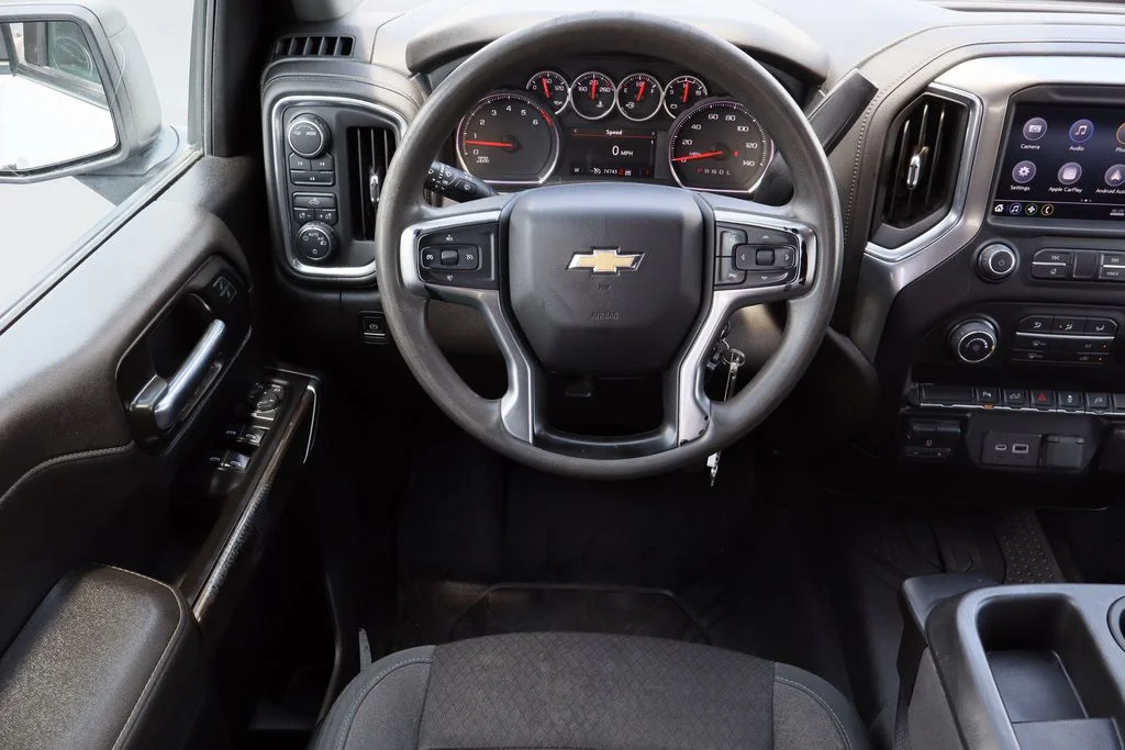 Used 2022 White Chevrolet LT image 23